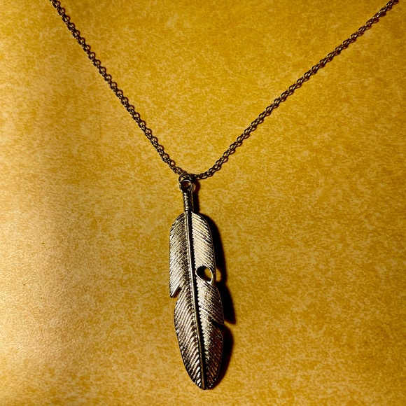 Feather Necklace - Picture 1 of 2